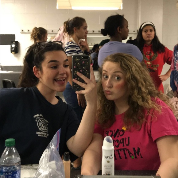 🦋Meet Your Posher🦋 - Picture 2 of 4